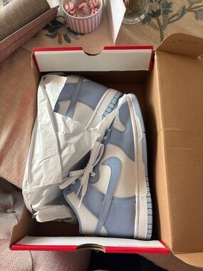 Nike Red and White Shoe Box Label